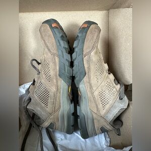 Vasque Men’s 7364 Talus AT Low Ultra Dry Size 11 Olive Ginger Light Wear